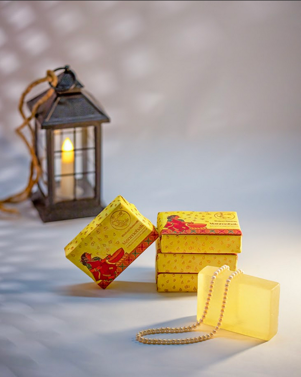Manmohak Moisturizing Soap